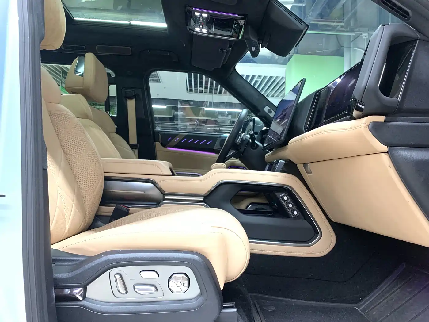 Fang Cheng Bao Leopard 8 2024 2025 Zhiyong Flagship 7-Seater