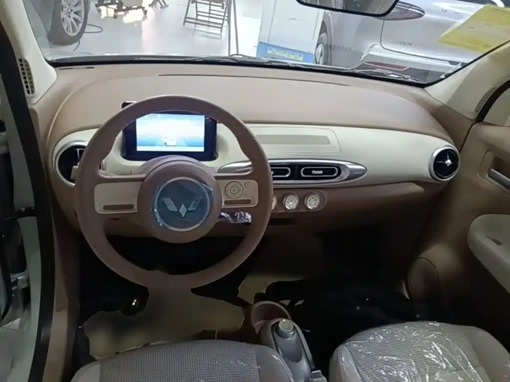 Wuling Motors Hongguang MINIEV 2026 2025 4-Door Advanced