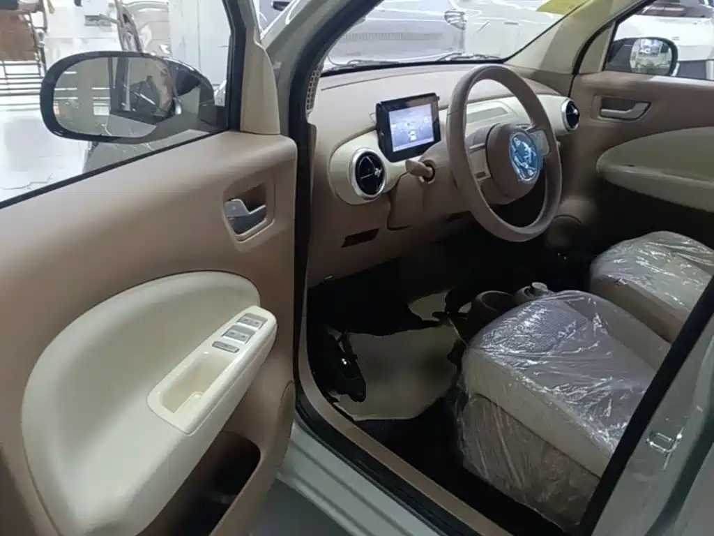 Wuling Motors Hongguang MINIEV 2026 2025 4-Door Advanced