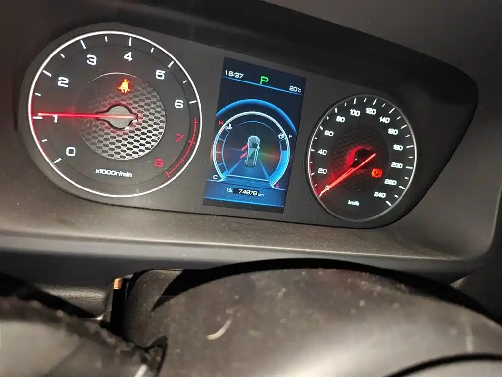 BYD Tang 2018 2.0T Automatic Smart Connection Delight Edition 7-Seater China V фото 8