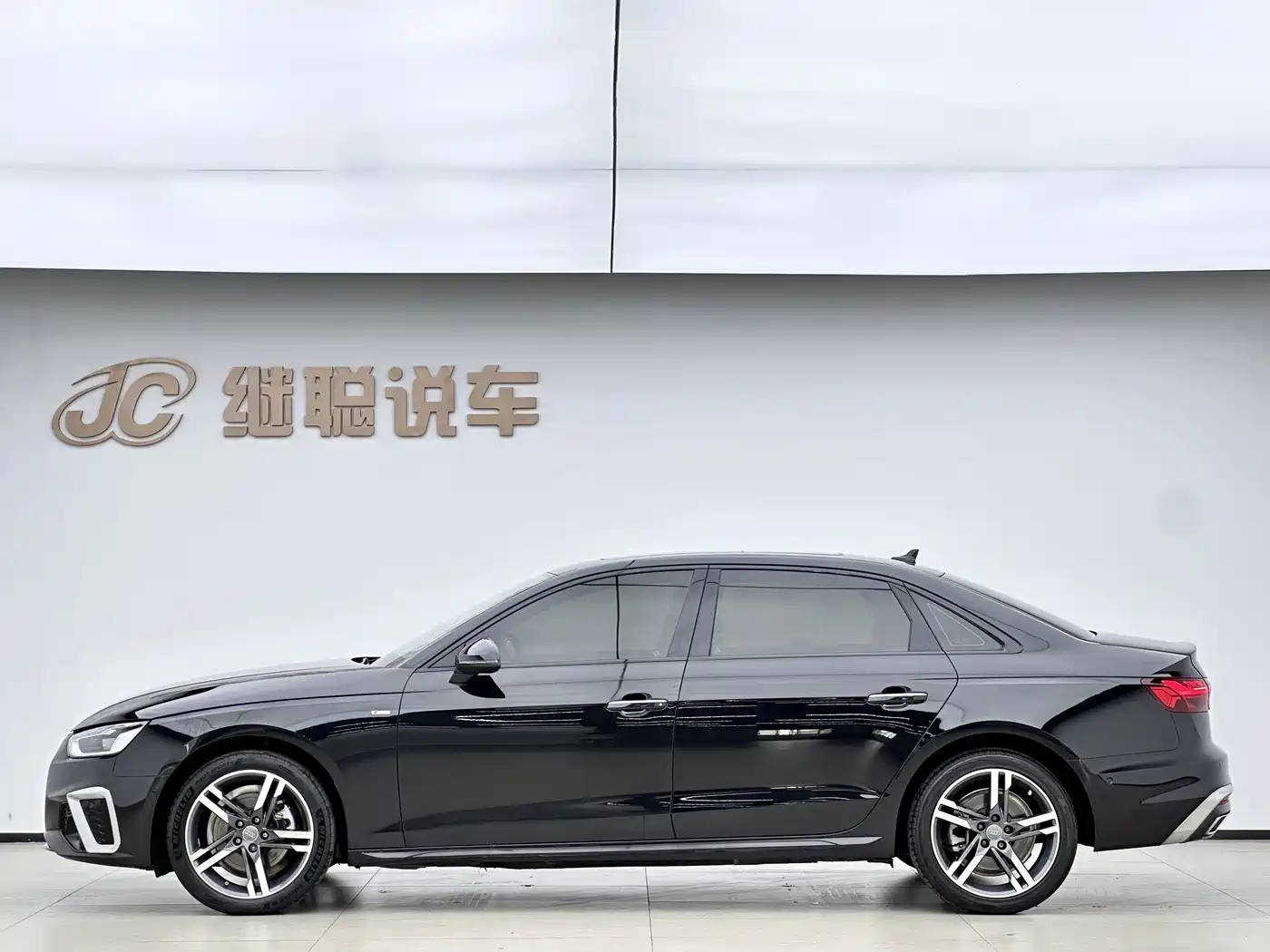 Audi A4L 2020 40 TFSI Luxury Dynamic фото 15