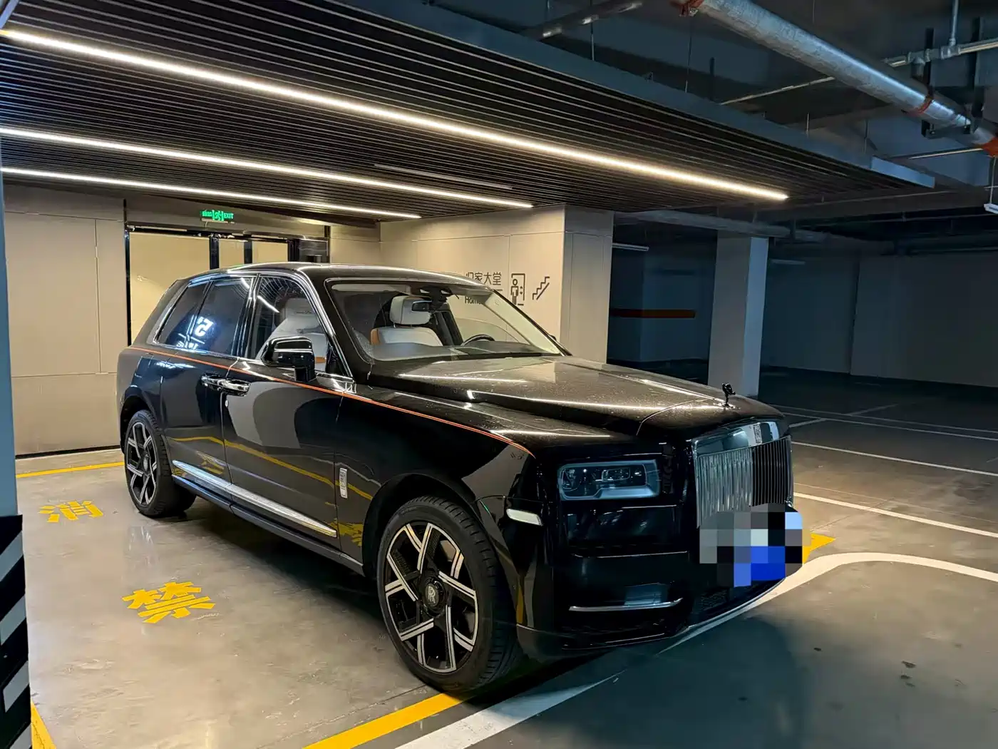 Rolls-Royce Cullinan 2018 5-Seater Version фото 2