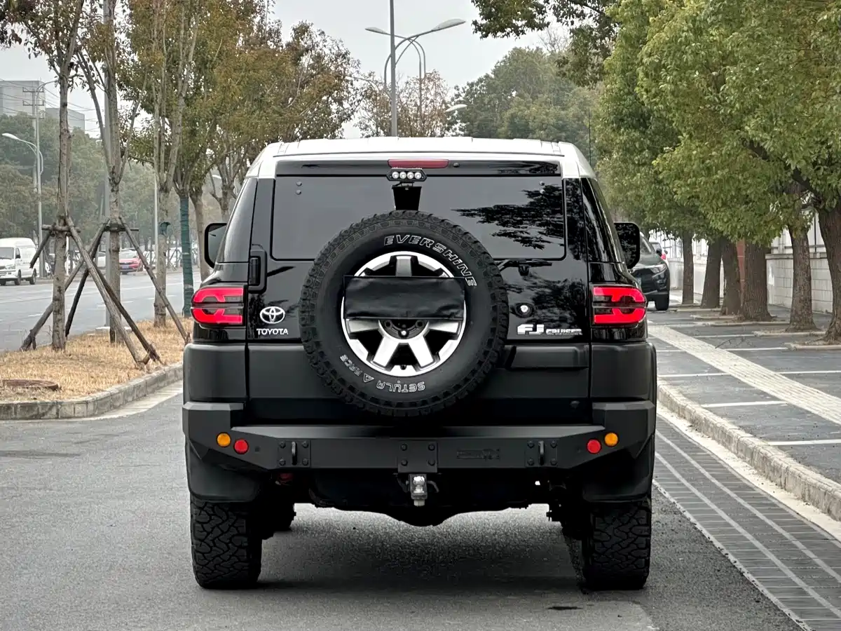 Toyota FJ Cruiser 2014 2013 4.0L
