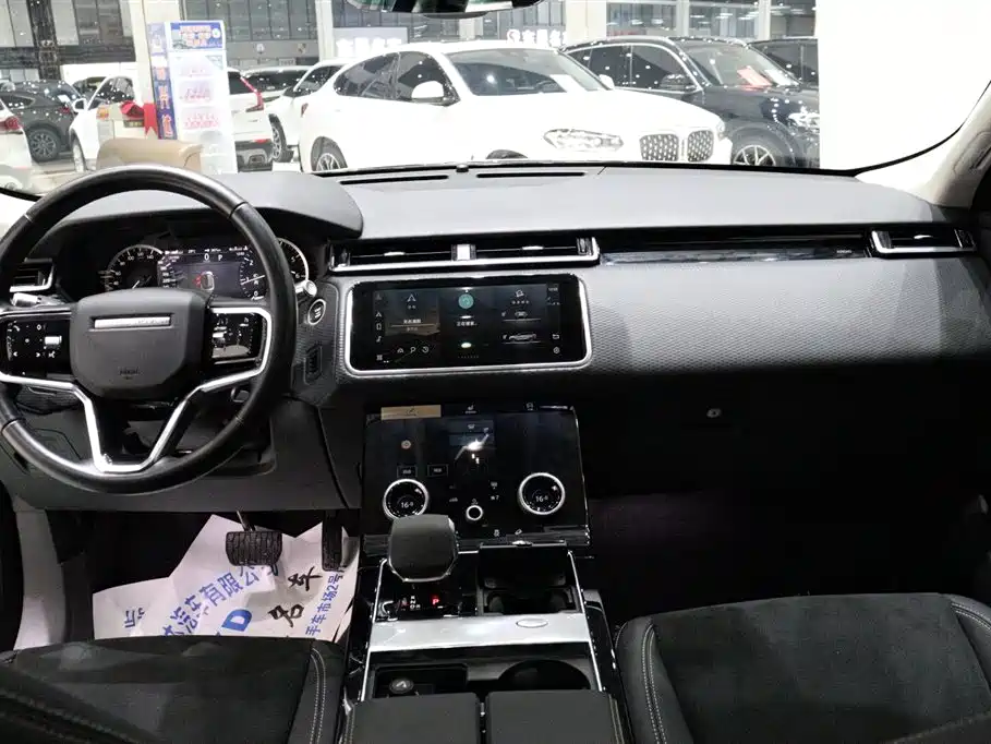 Фото 9 - Land Rover Range Rover Velar