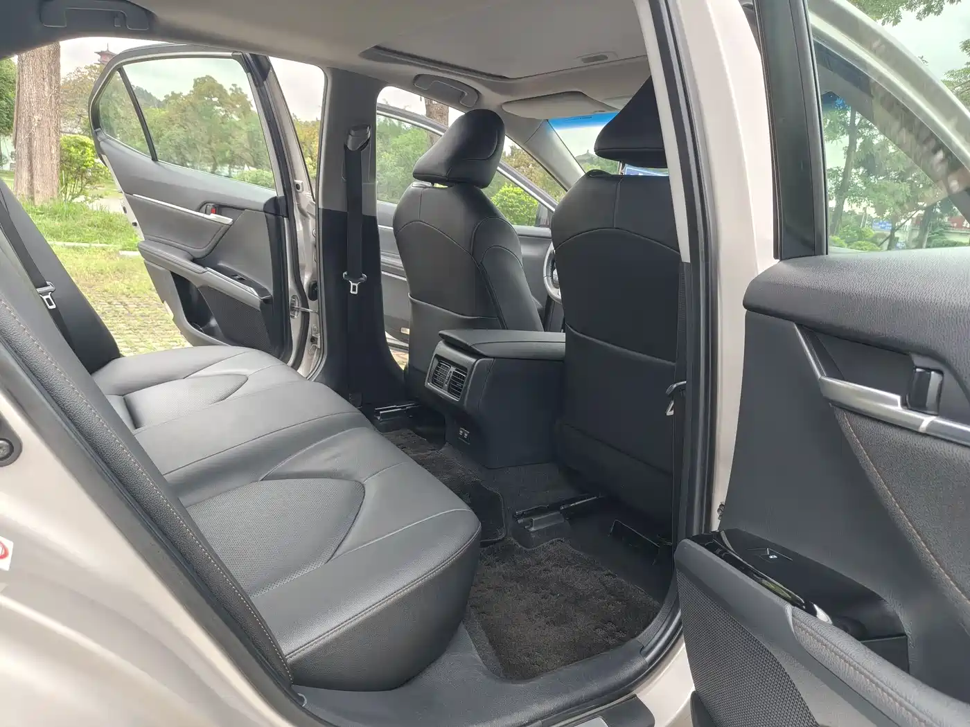 Toyota Camry 2018 2.0G Luxury Edition фото 18