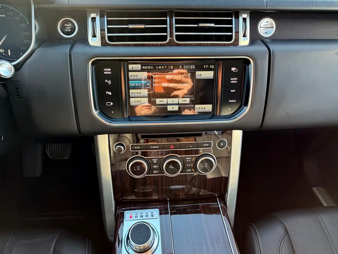 Land Rover Range Rover 2013 2013 NA 5.0 V8 Vogue SE