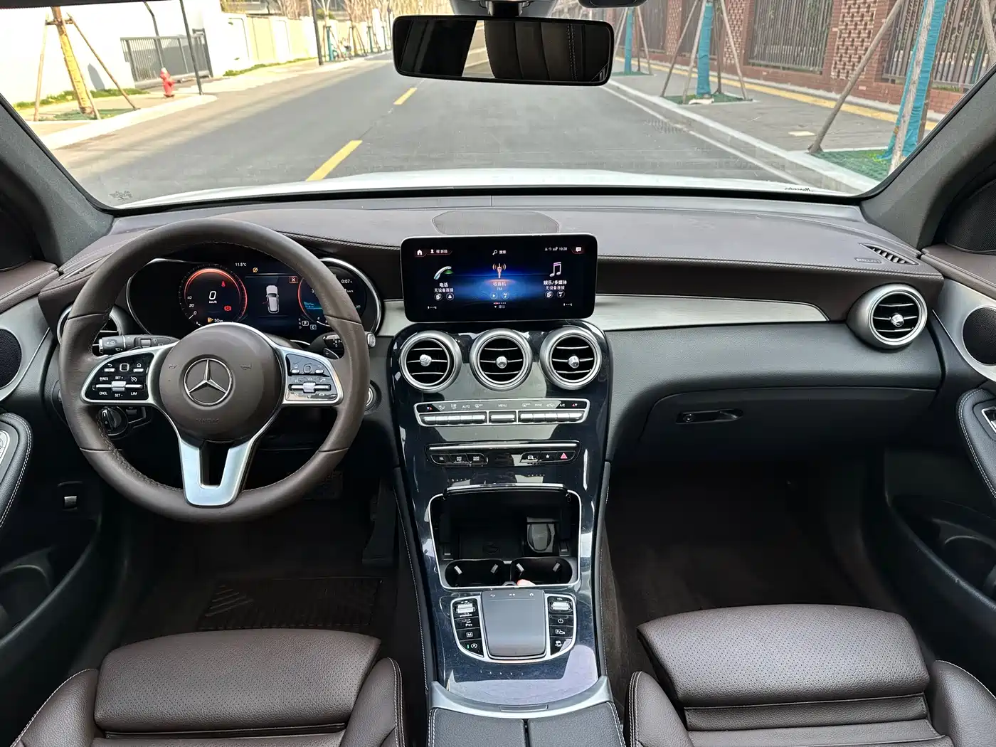 Mercedes-Benz GLC 2021 GLC 260 L 4MATIC Sporty фото 12