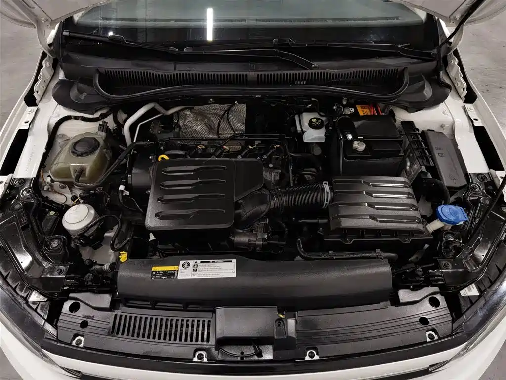 Volkswagen Polo 2019 Plus 1.5L Automatic Colorful Tech Edition фото 6