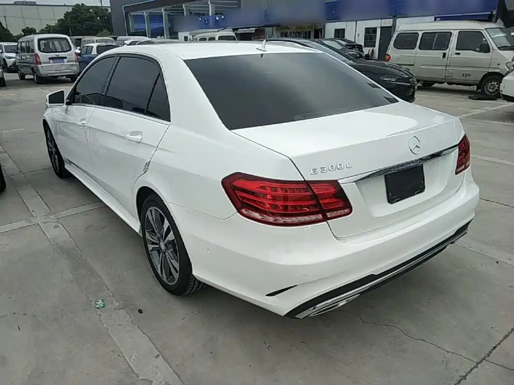 Mercedes-Benz E-Class 2014 E 300 L Sport фото 5