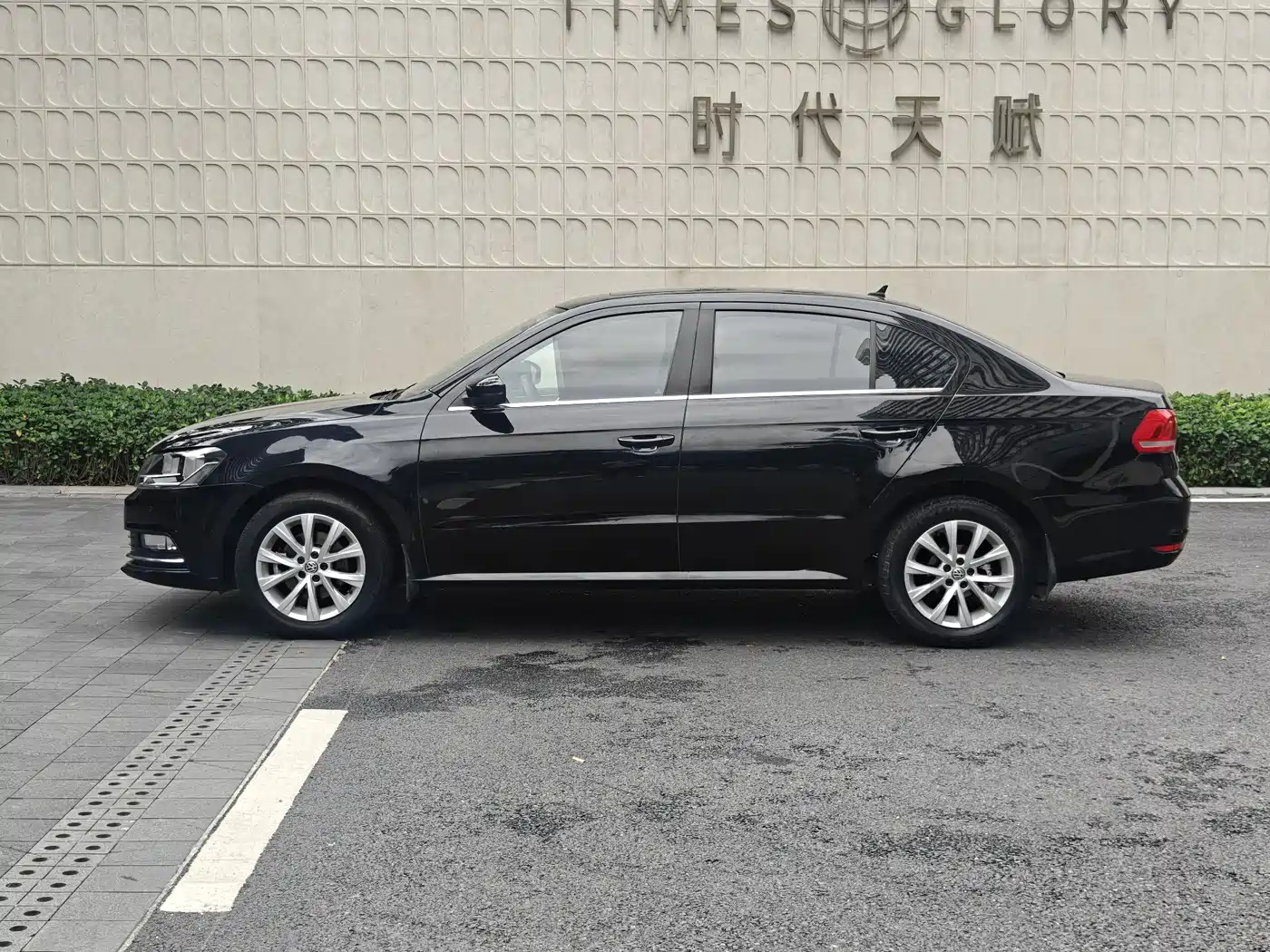 Volkswagen Lavida 2015 1.6L Automatic Comfort Edition фото 20