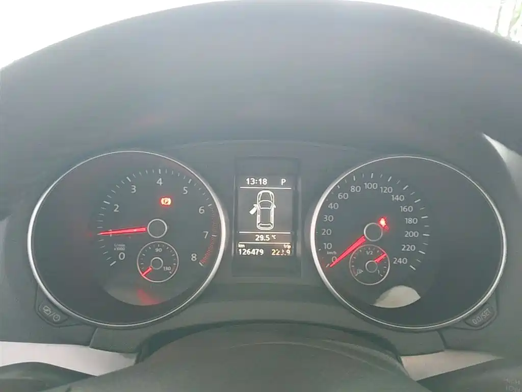Volkswagen Golf (Import) 2011 Model 1.4TSI Luxury Touring фото 12