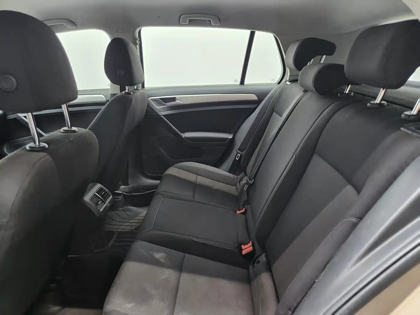 Фото 9 - Volkswagen Golf