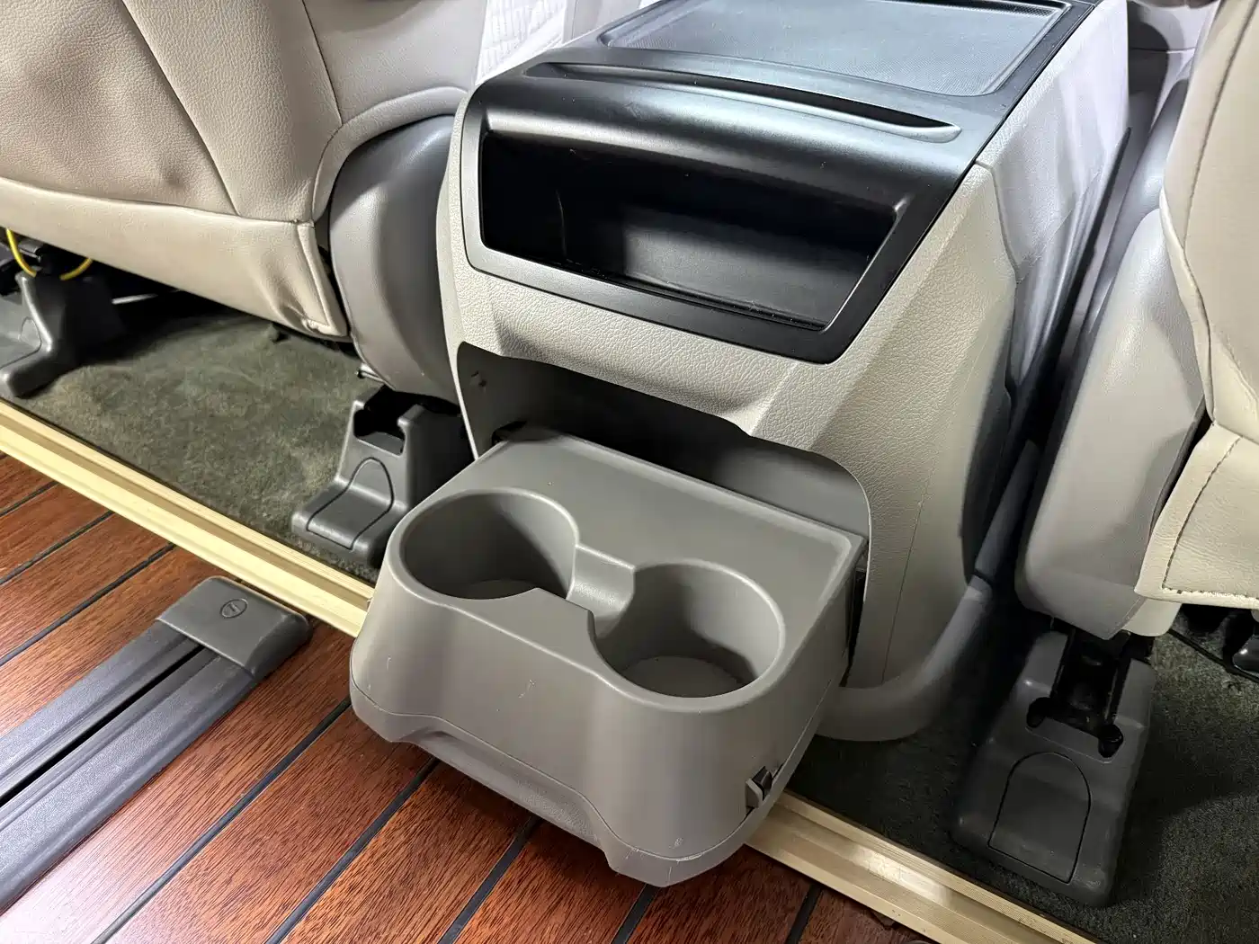 Toyota Sienna 2015 3.5L 4WD L фото 22