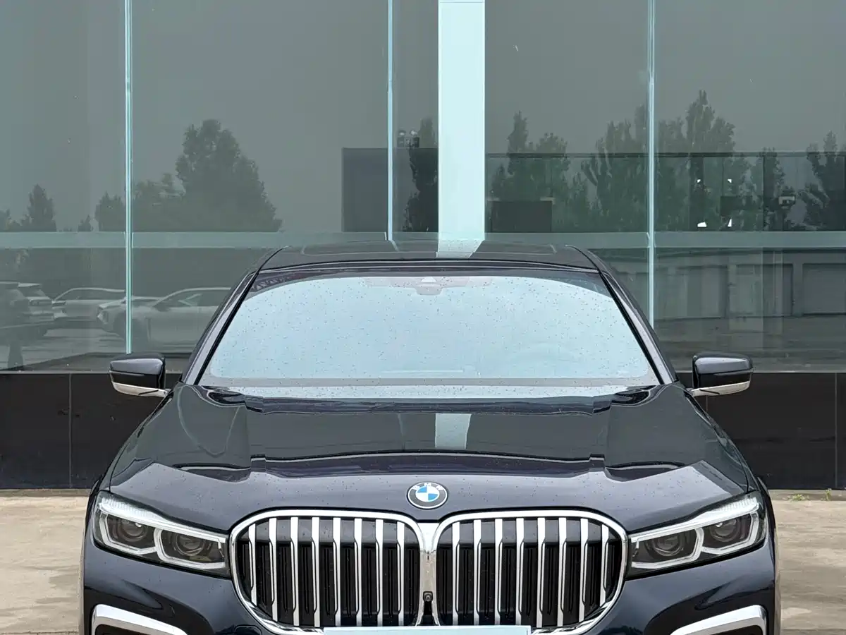 BMW 7-SERIES