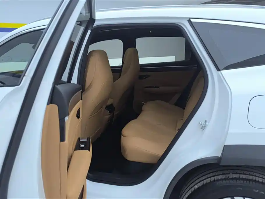 Geely Galaxy Galaxy L7 2025 EM-i 115km Explorer+ Edition фото 11