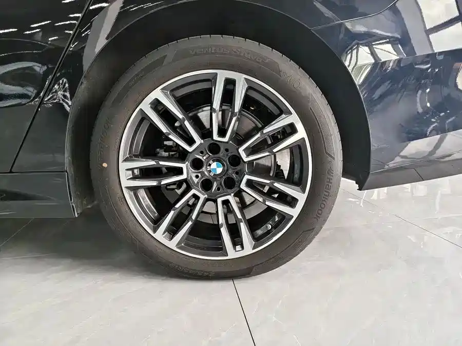 BMW 5 Series 2024 530Li Premium M Sport Package фото 17