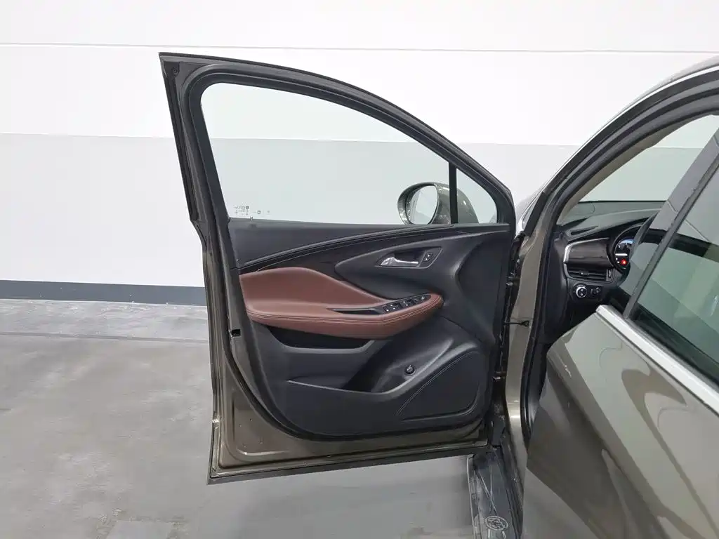 Фото 8 - Buick Envision Plus