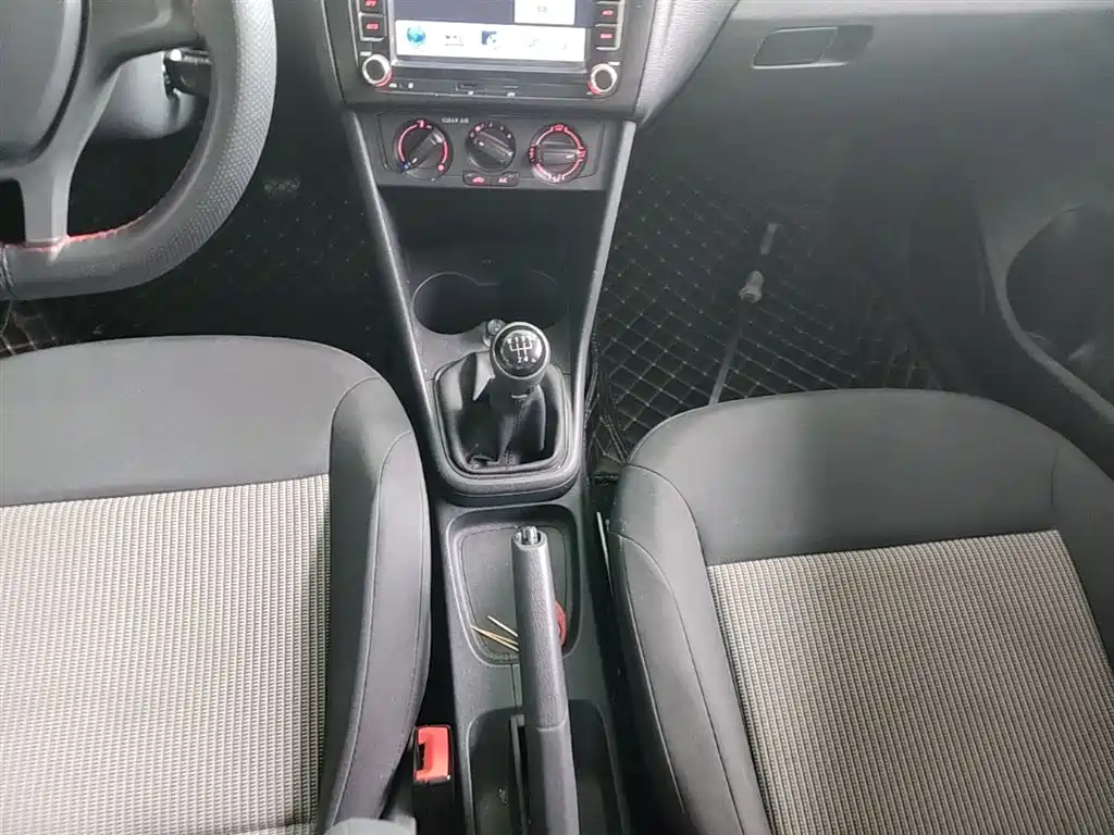 Volkswagen Polo 2016 1.4L Manual Trend фото 14