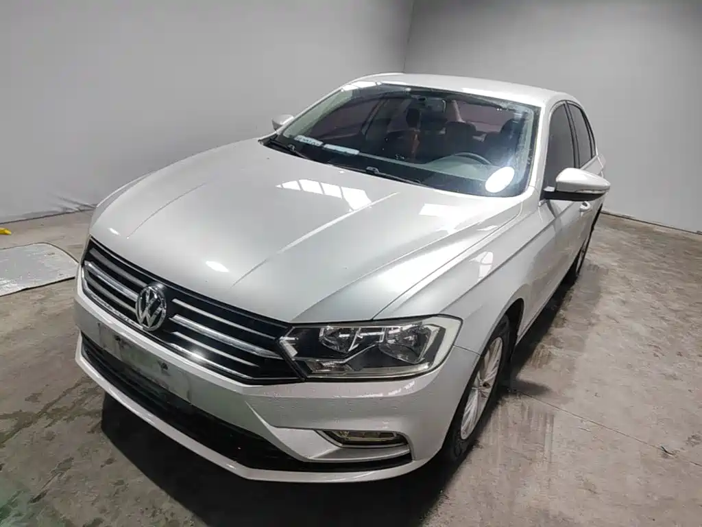 Фото 1 - Volkswagen Bora