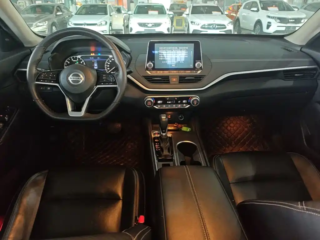 Фото 10 - Nissan Teana