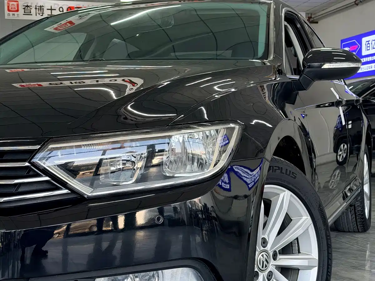 Volkswagen Magotan 2018 330TSI DSG Leading фото 3
