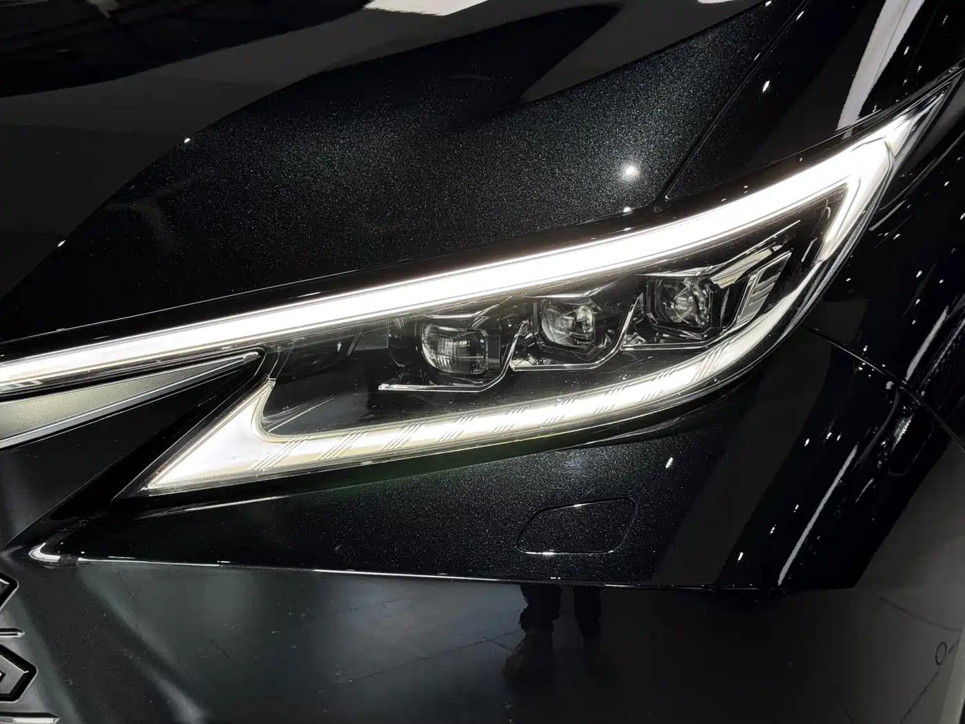 Lexus LM 2024 2023 350h 7-Seater Elegance Edition