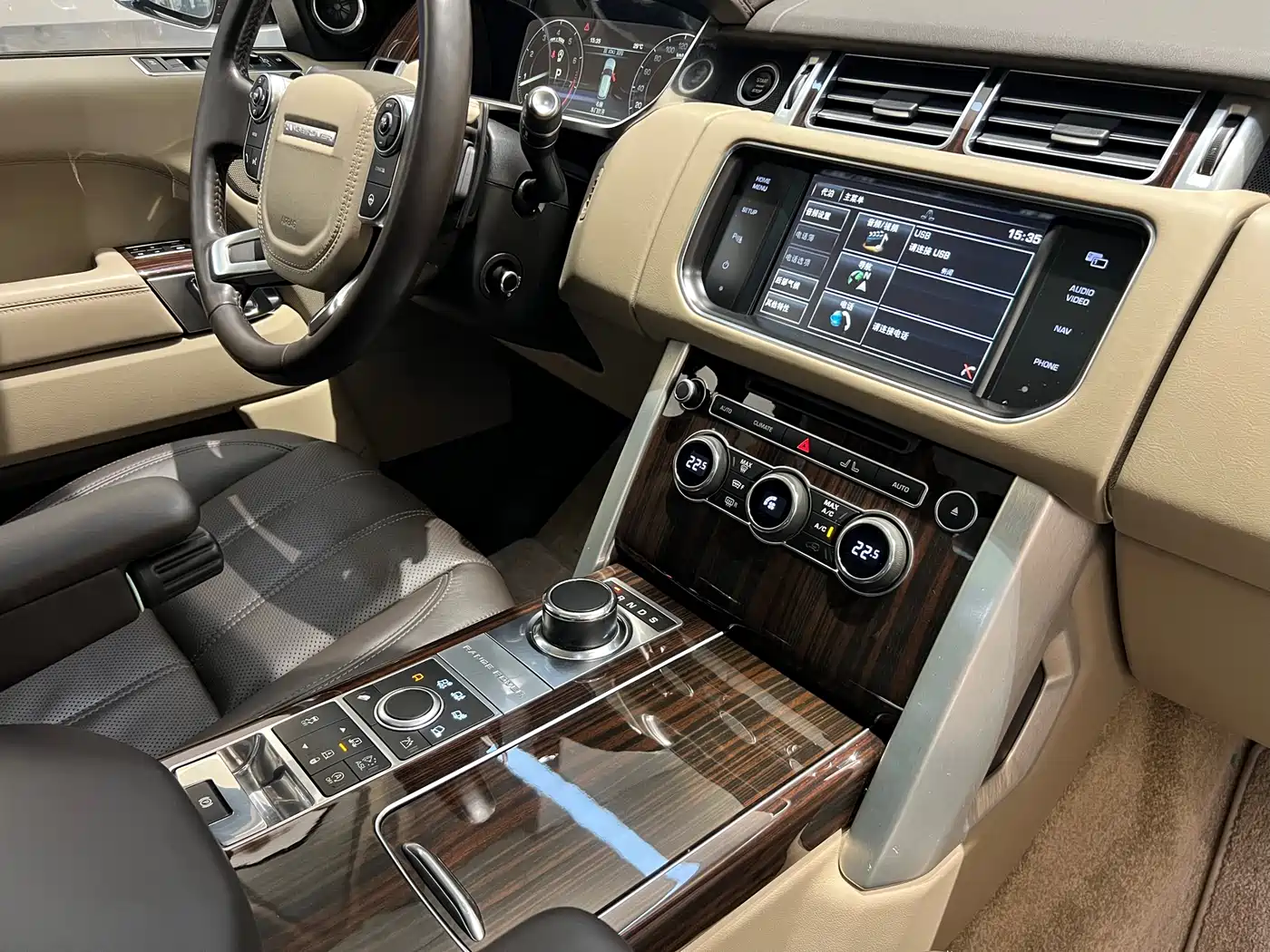 Land Rover Range Rover 2014 3.0 SC V6 Vogue фото 27