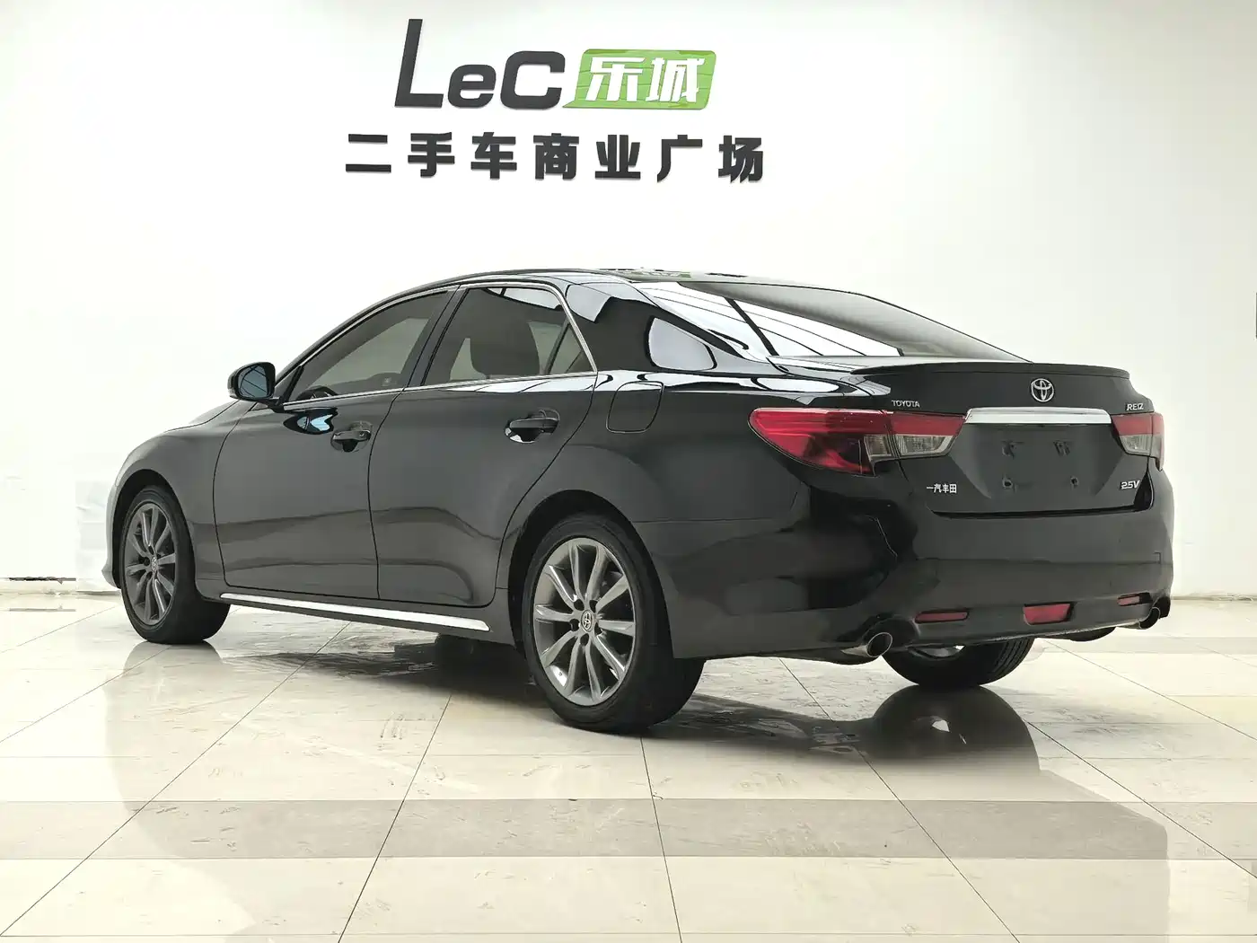 Toyota Reiz 2013 2.5V Premium Edition фото 6