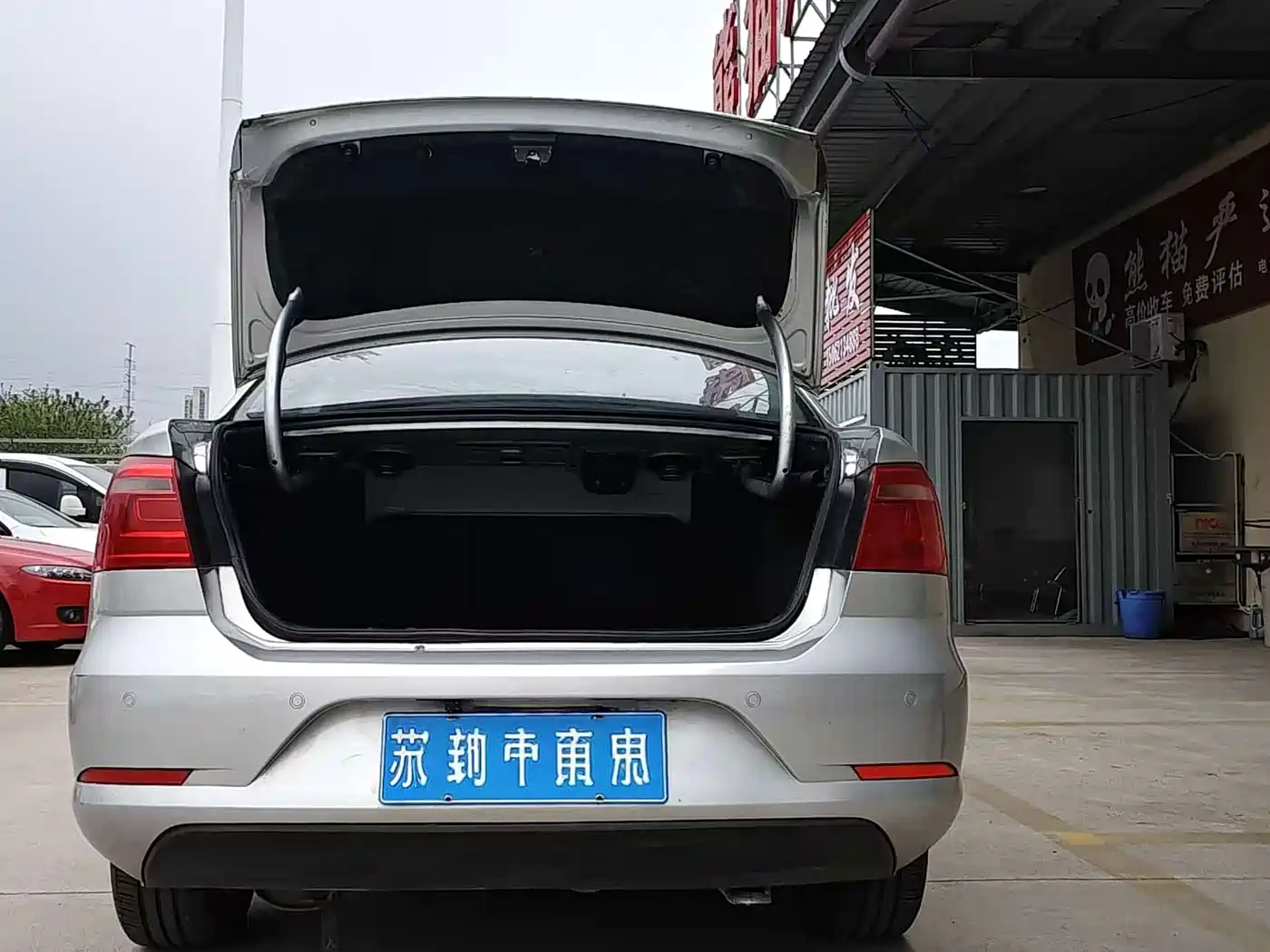 Volkswagen Bora 2013 1.6L Manual Comfort Model фото 16