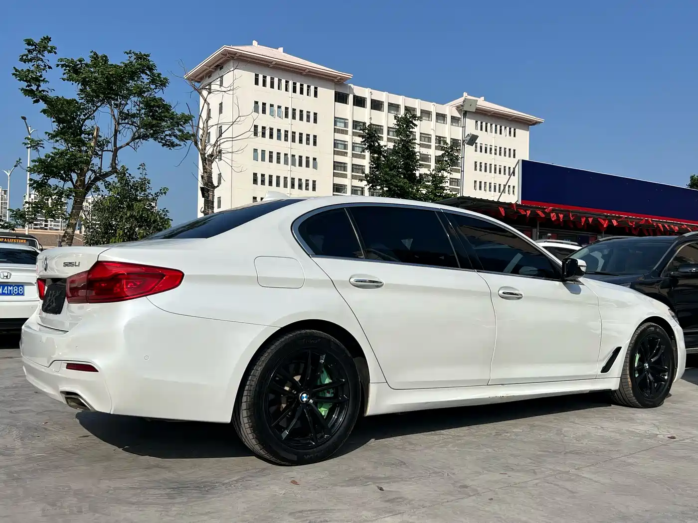 BMW 5 Series 2018 525Li M Sport Package фото 18