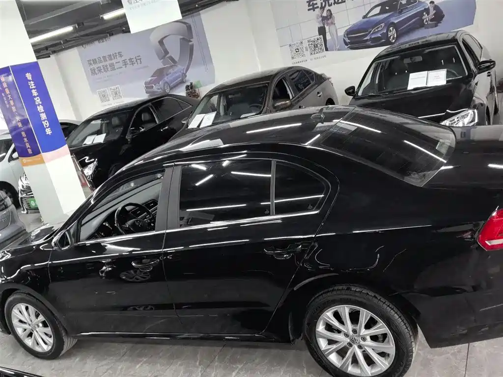 Volkswagen Lavida 2017 1.6L Manual Comfort Edition фото 6