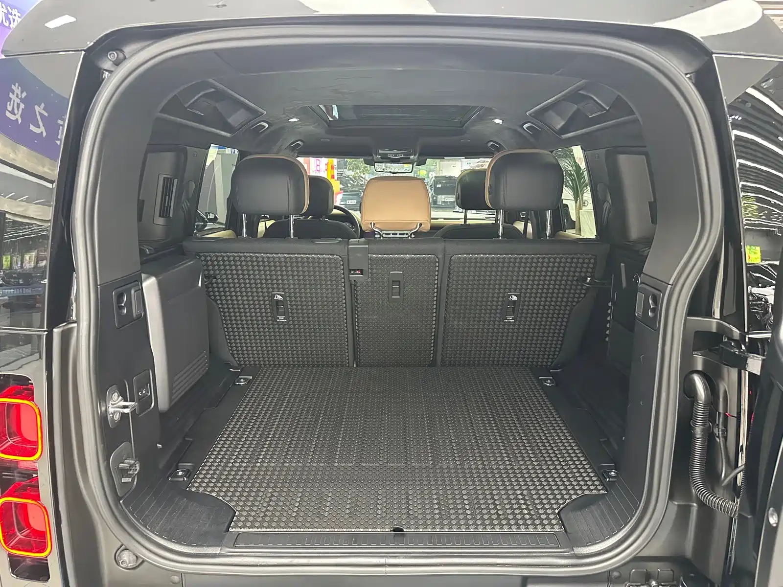 Фото 29 - Land Rover Defender