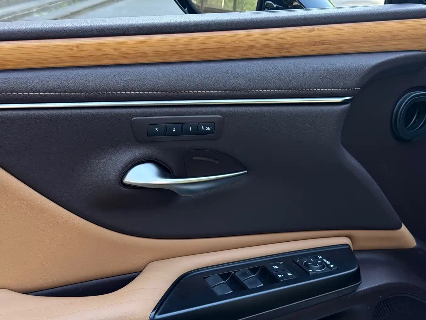 Lexus ES 2018 300h Premium Edition China V фото 20