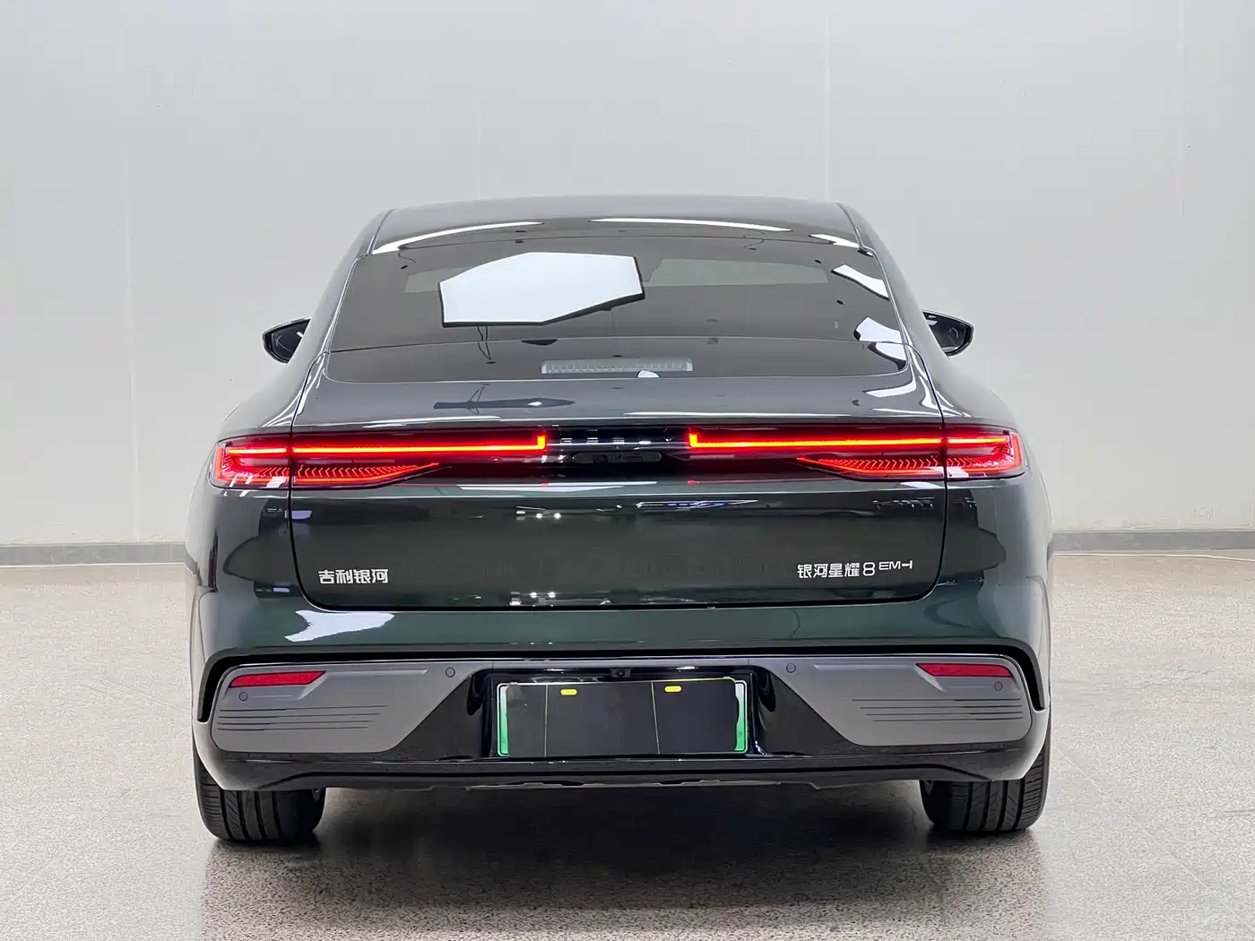 Geely Galaxy Galaxy Xingyao 8 2025 Model 130km EM-i Flagship Edition фото 6