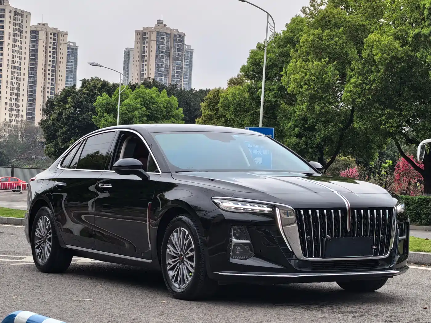 Hongqi H5 2024 1.5T DCT Smart Connect Flag Rhythm Edition фото 3