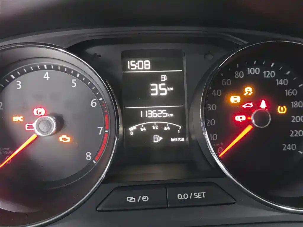 Volkswagen Lavida 2017 1.6L Manual Comfort Edition фото 16