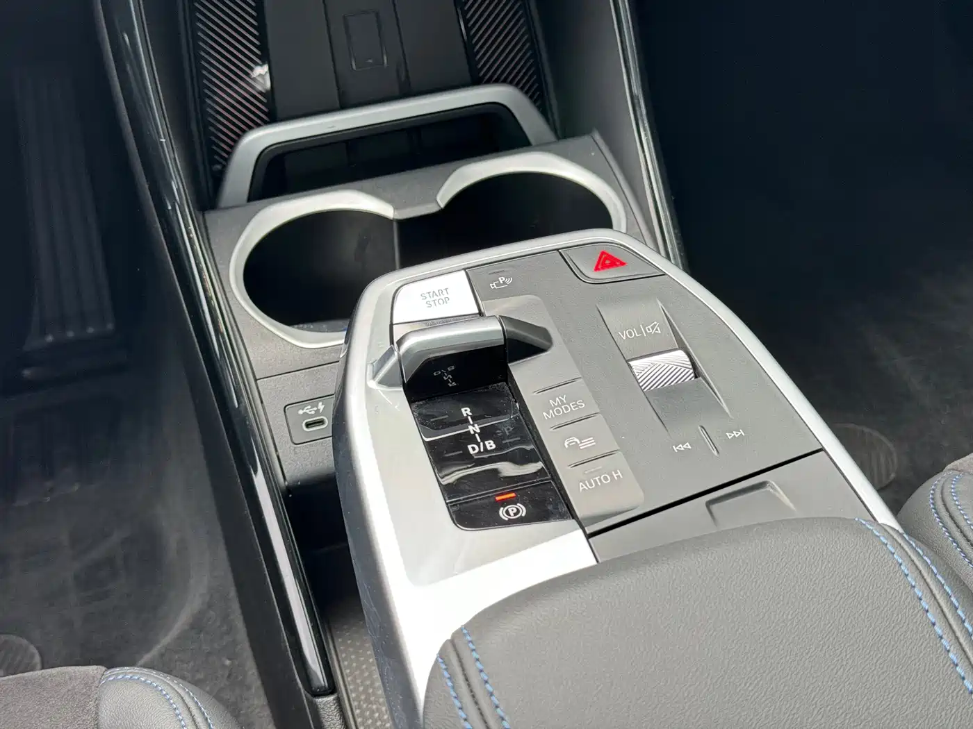 BMW iX1 2023 xDrive30L M Sport Package фото 11