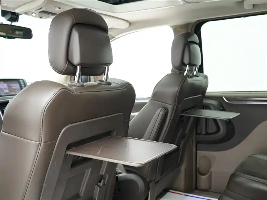 Chrysler Grand Voyager (Import) 2017 2013 3.6L Luxury Edition