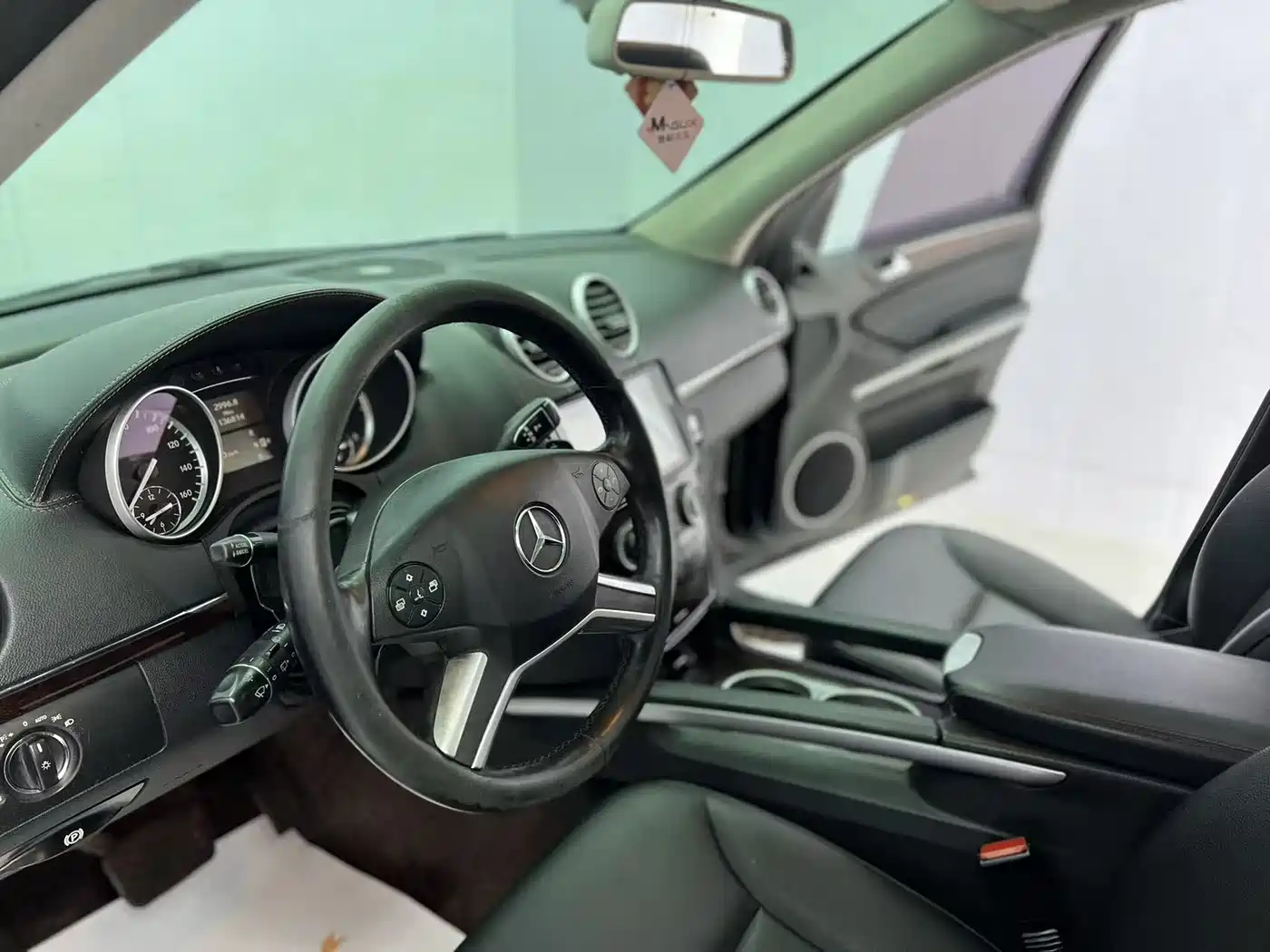 Mercedes-Benz GL-Class фото 10