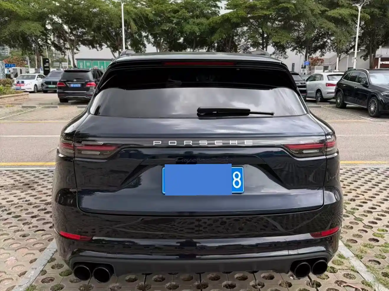 Photo 7 - Porsche Cayenne