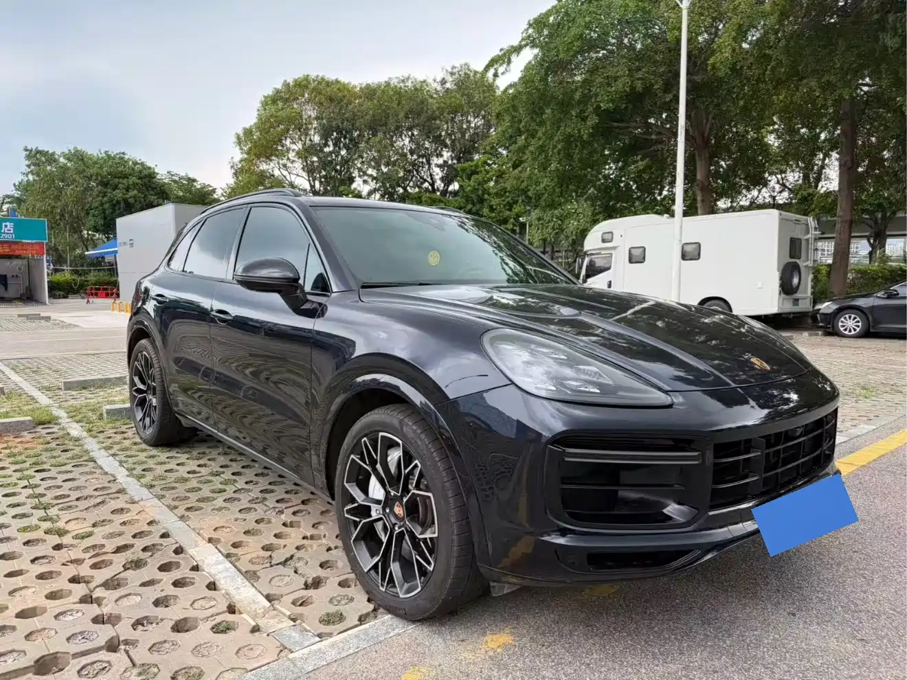 Photo 4 - Porsche Cayenne