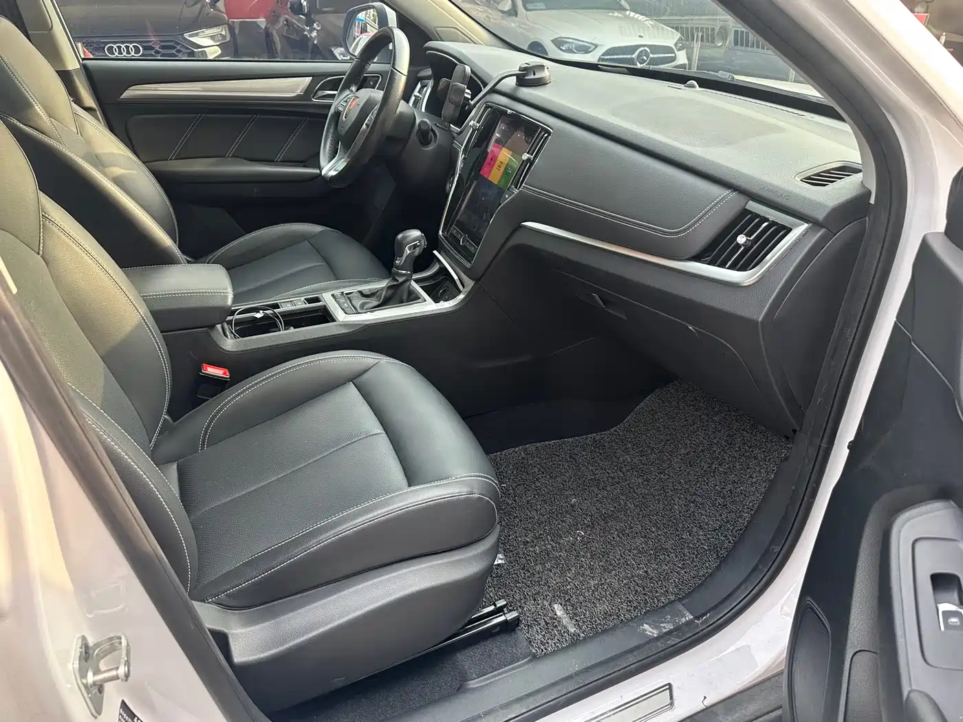 ROEWE RX5 NEW ENERGY