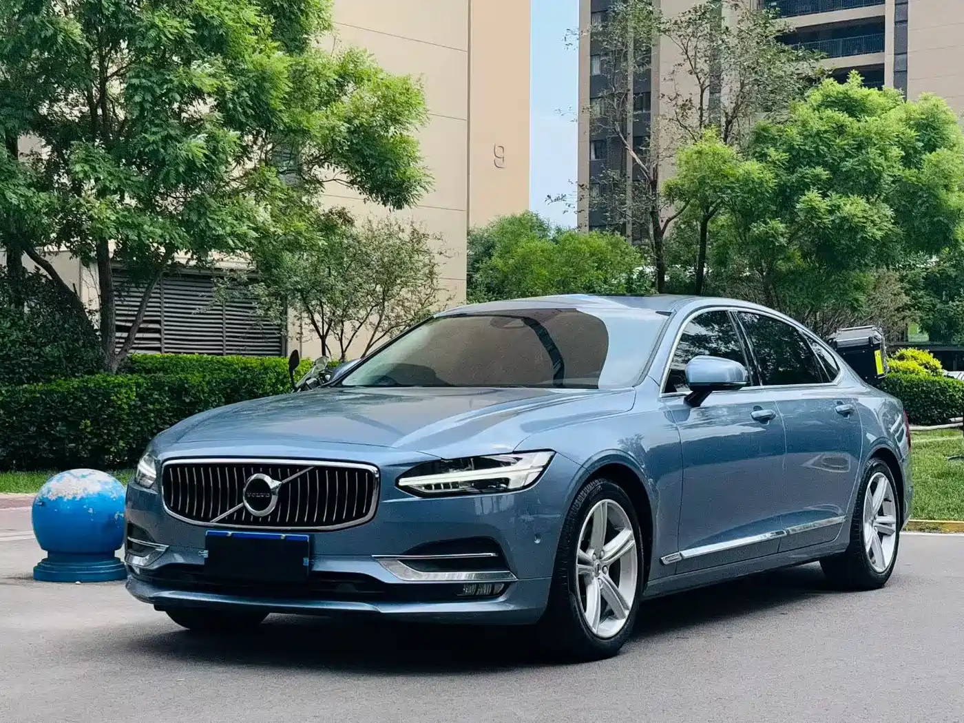 Фото 3 - Volvo S90