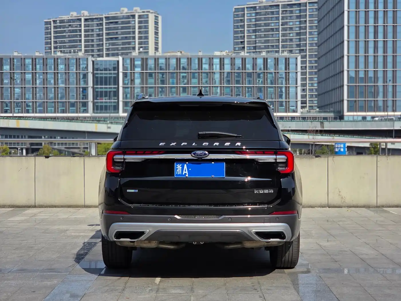 FORD EXPLORER