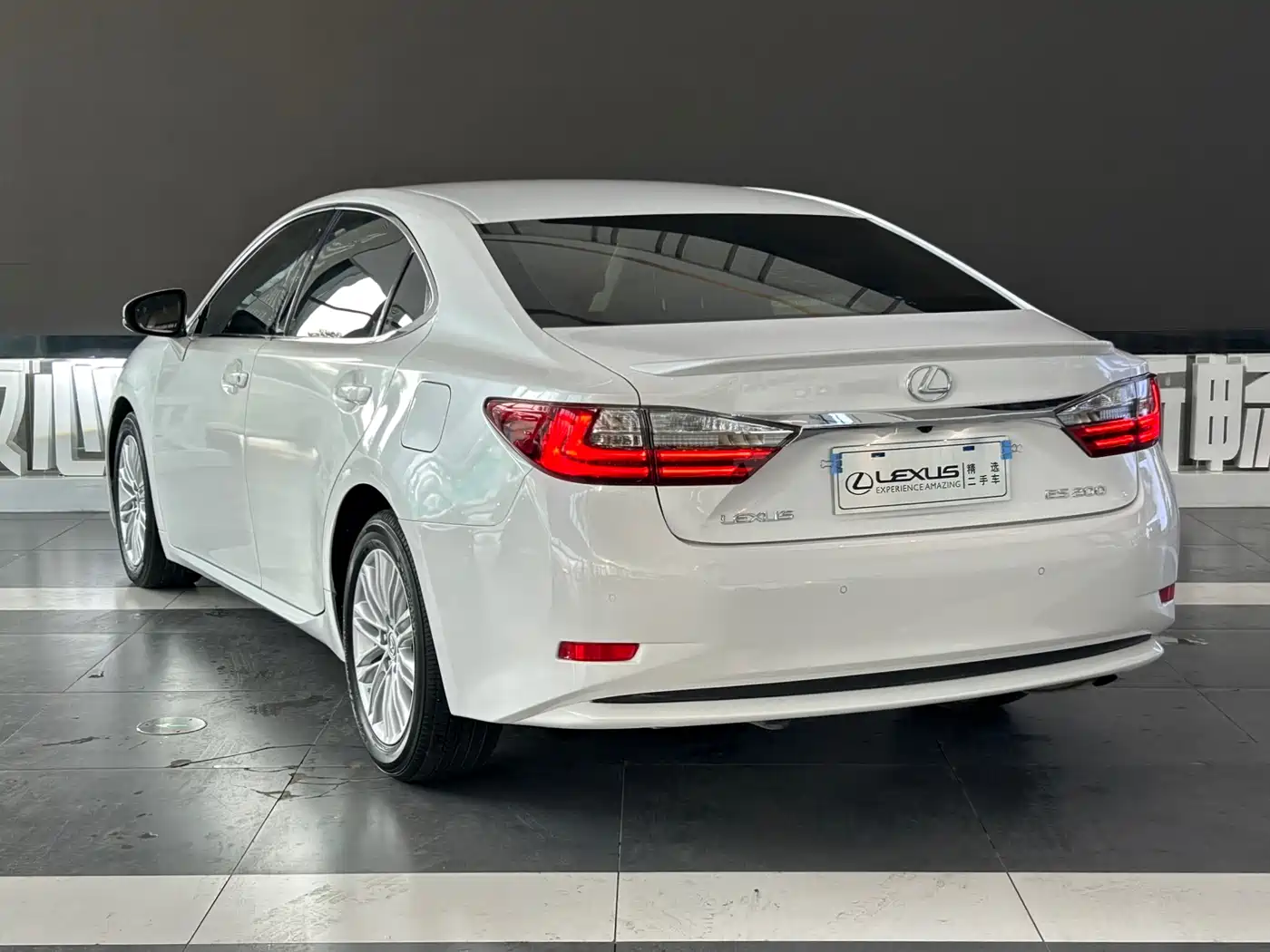 Lexus ES 2015 200 Elite Edition фото 4