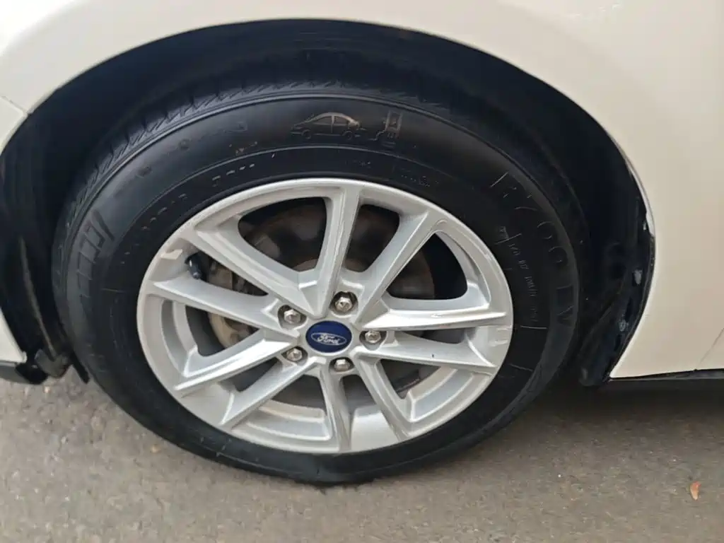 Ford Focus 2019 2018 Hatchback Classic 1.6L Automatic Trend Smart Edition