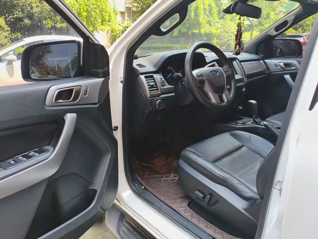 Ford Everest 2018 2017 2.0T Gasoline Automatic 4WD Luxury Edition 5-Seater