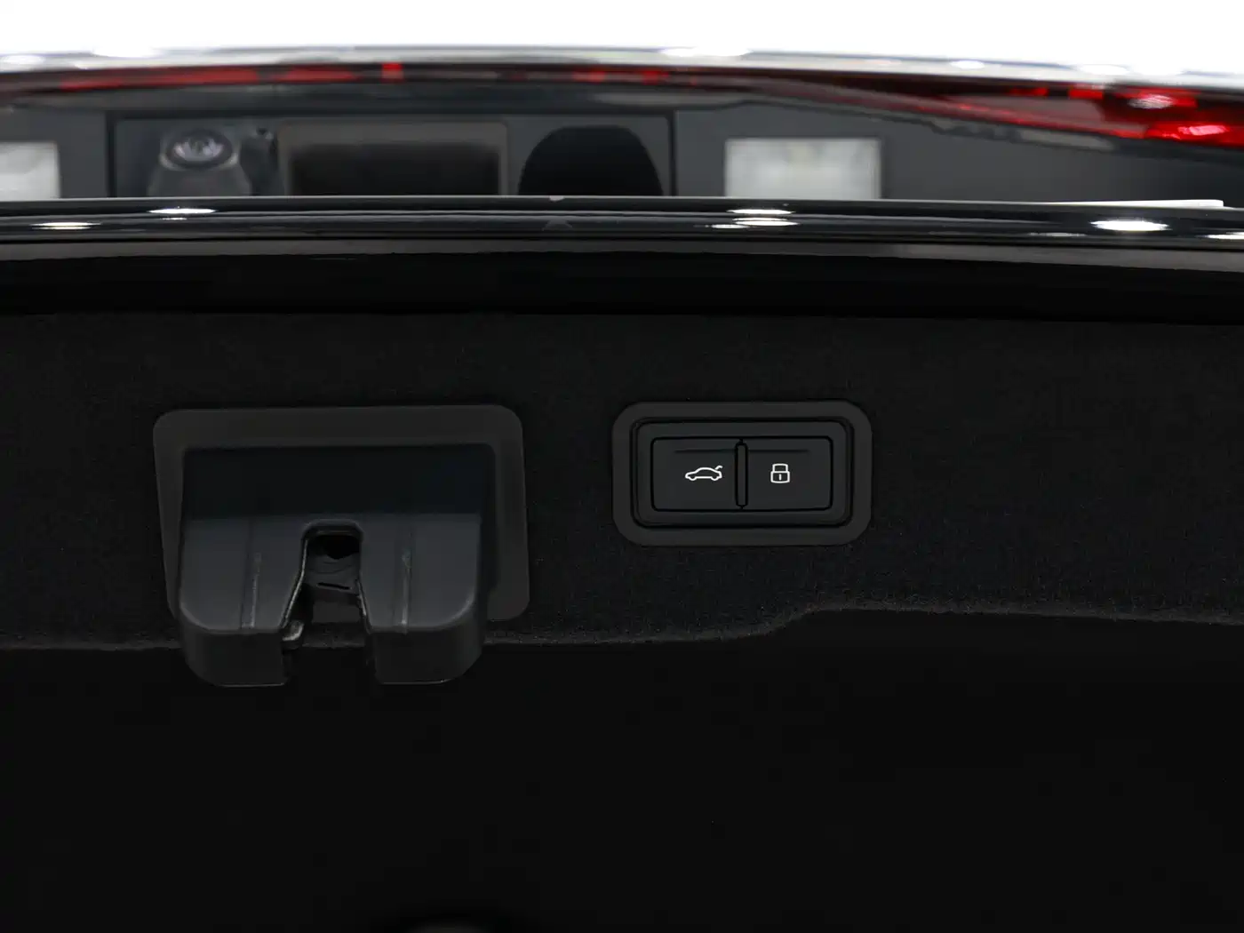Audi A8 2023 A8L 50 TFSI quattro Exclusive фото 21