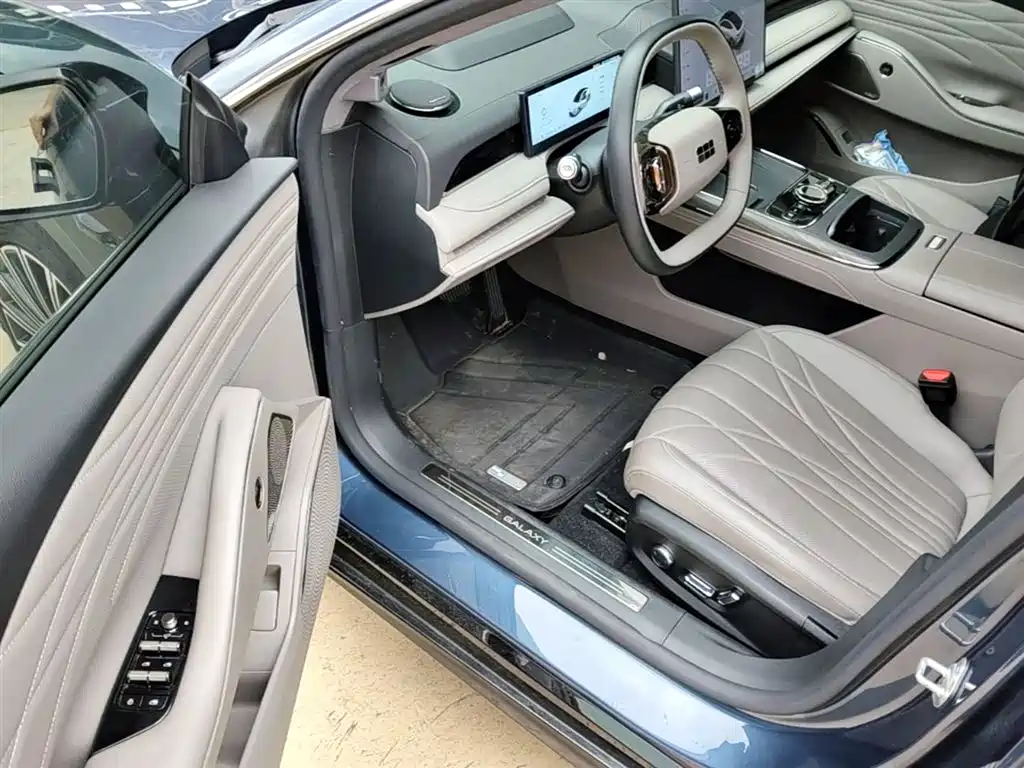 Geely Galaxy Galaxy Xingyao 8 2025 130km EM-P Starship Edition фото 16