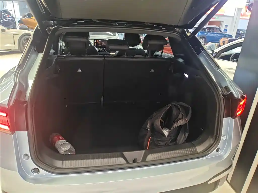 Volkswagen ID.4 X 2022 Pure Long Range Edition фото 19